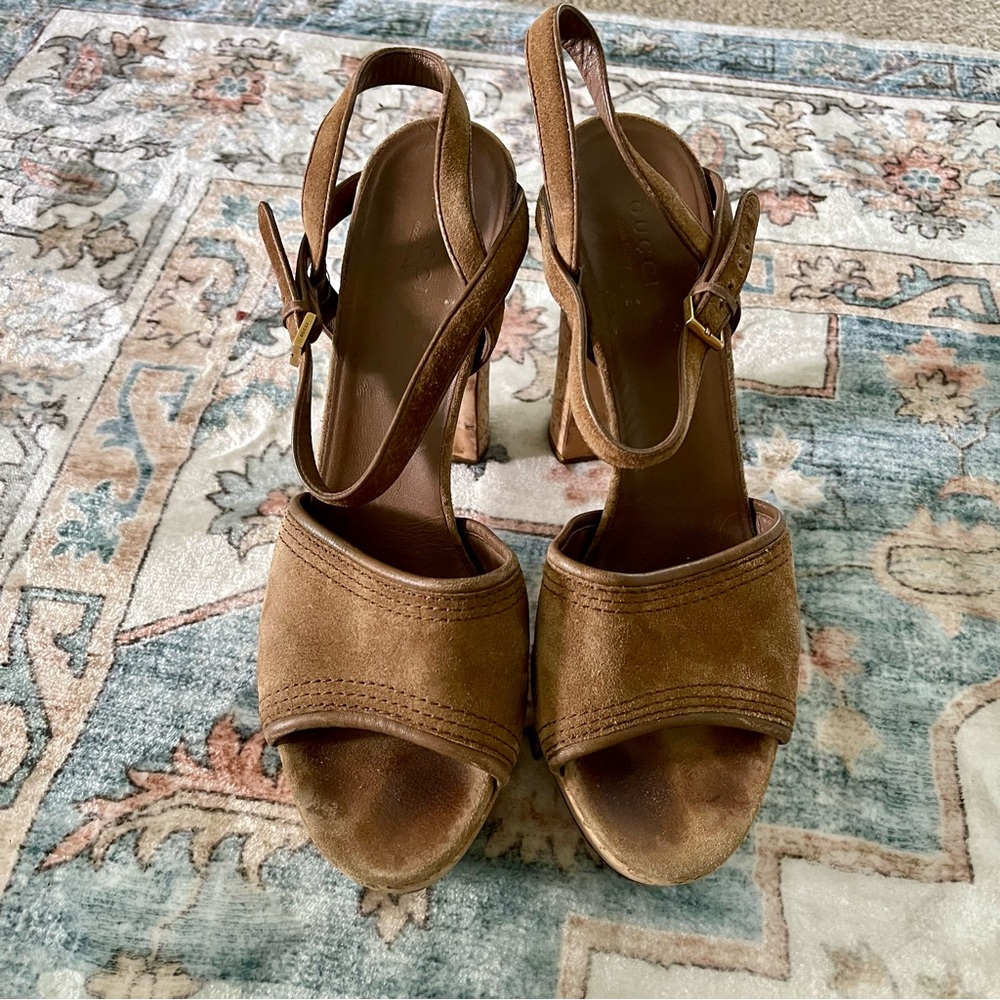 Gucci Platform 70’s Style Suede Platform Sandals - Picture 13 of 13
